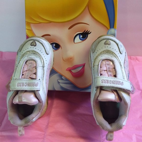 Disney Princess Toddler Light Up Aurora Belle 7 - Picture 2 of 12